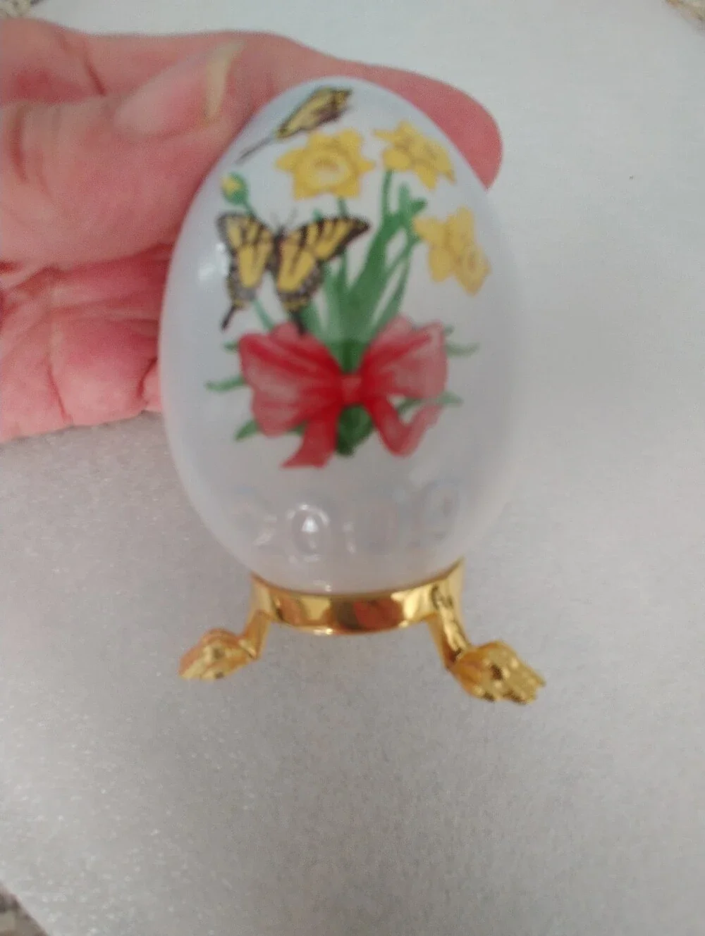 2009 Goebel Egg .Decorative White Porcelain Egg Ornament